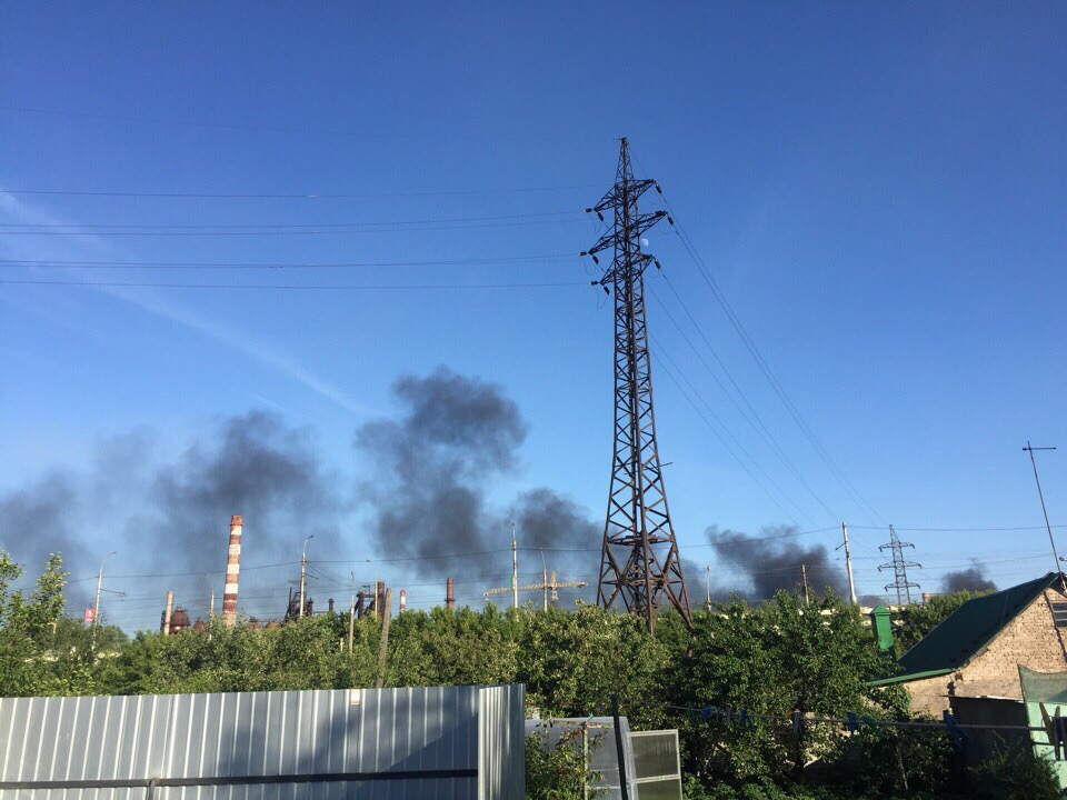 В Липецке загорелся завод «Свободный Сокол»