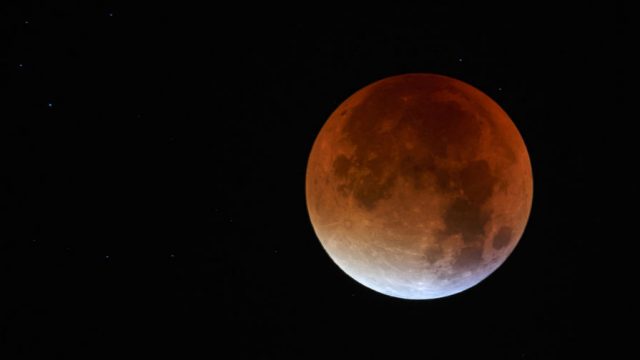 Затмение Луны в 2018 году ожидается с 27 по 28 июля и будет масштабным и очень красивым