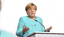Отставки Меркель желает почти половина Германии