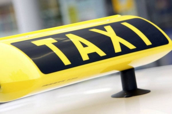Пьяная омичка расплатилась с таксистом сексом и обвинила в изнасиловании