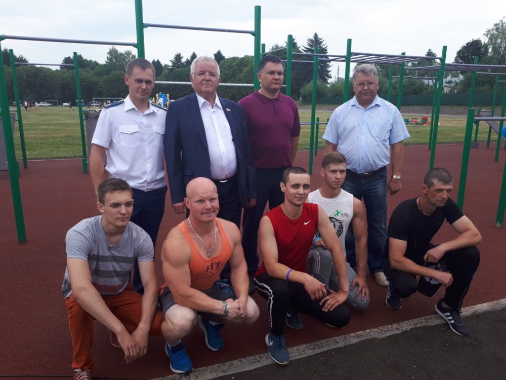 Николай Борцов подарил спортивный комплекс жителям Станового