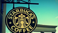 Starbucks избавится от пластиковых трубочек