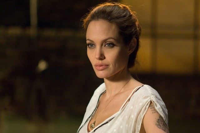 Анджелина Джоли, как оказалась в психушке: затянувшийся развод