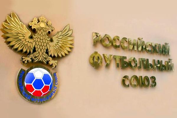 Клубы премьер-лиги оштрафовали на 390 тысяч рублей