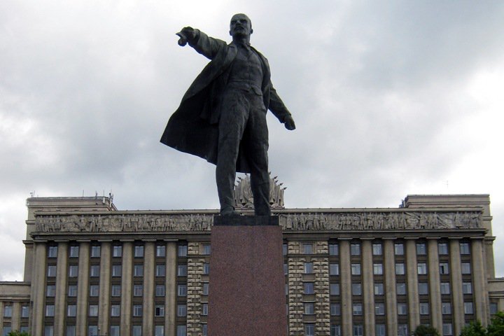 Бывший омский губернатор: Ленина могут причислить к лику святых