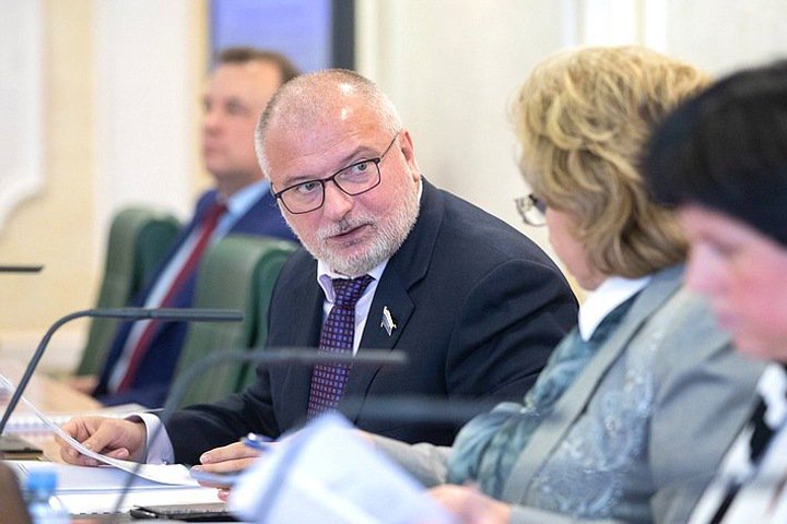 Красноярский и алтайский сенаторы предложили блокировать «запрещенную» переписку по почте