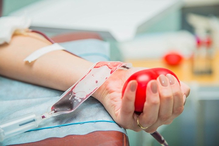 Донорам в Кузбассе перестали платить компенсацию за сдачу крови