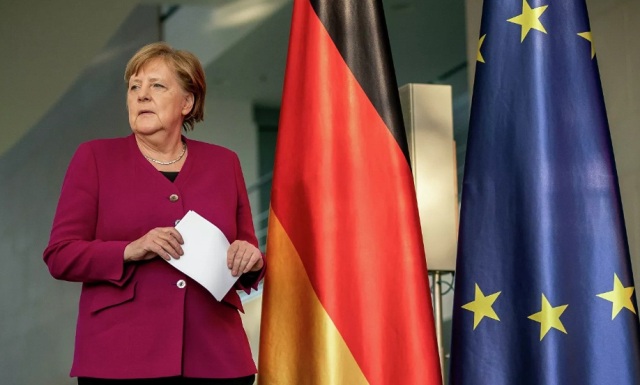Меркель стала жертвой предательства: у Германии отнимают триллионы