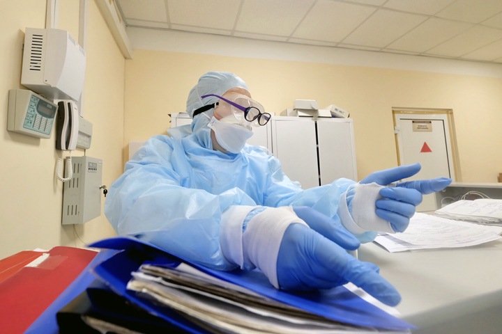 Более 350 новосибирских медиков заразились коронавирусом