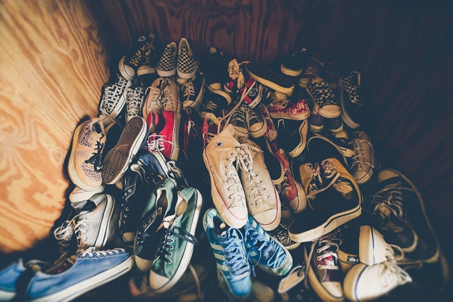 Порядок в прихожей: 9 идей, где и как хранить обувь