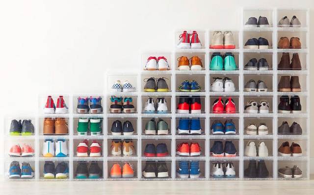 Порядок в прихожей: 9 идей, где и как хранить обувь