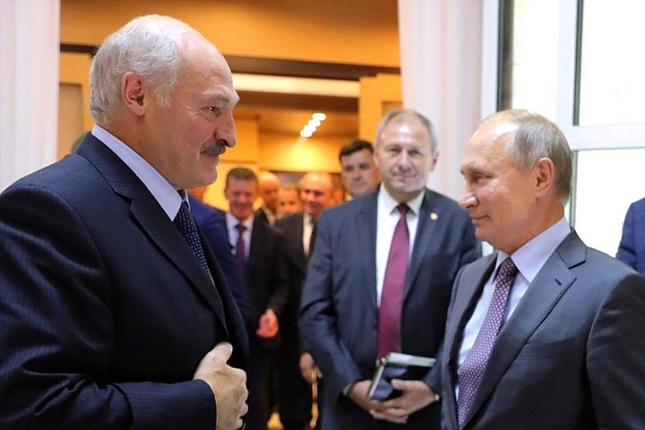 Путин оправдал действия силовиков против белорусов: «Достаточно сдержано»