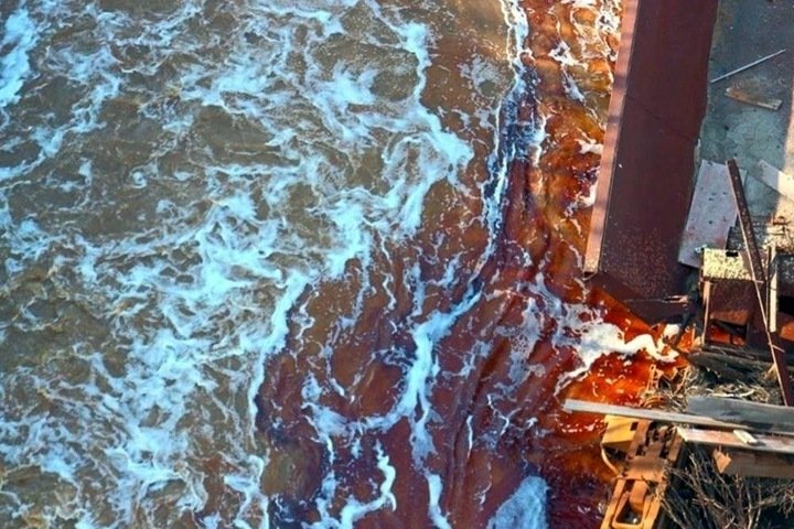 Четырехкратное превышение ПДК нефтепродуктов зафиксировано в водоемах Таймыра
