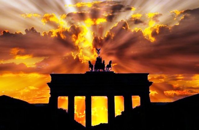 Протесты в Берлине: как превратить маргиналов в мейнстрим