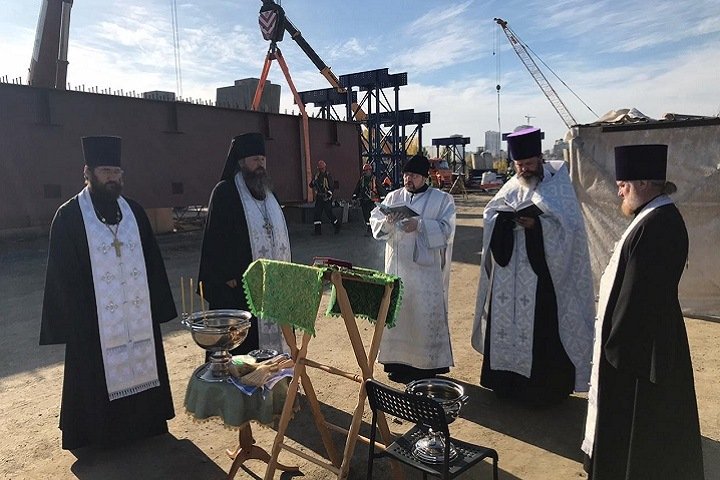 РПЦ призвала Святого Духа для помощи в стройке платного моста в Новосибирске