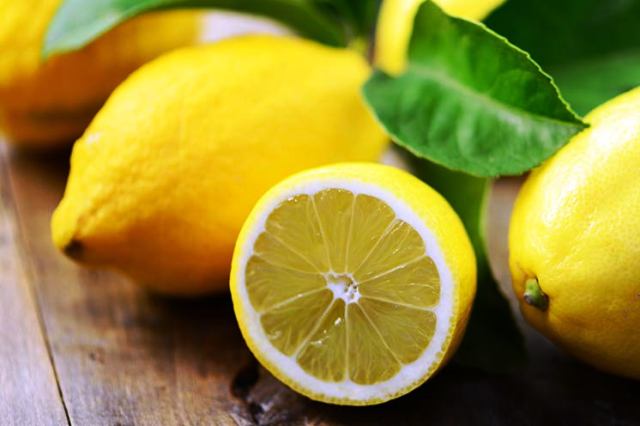 5 способов, когда лимон хорошо поможет в уборке