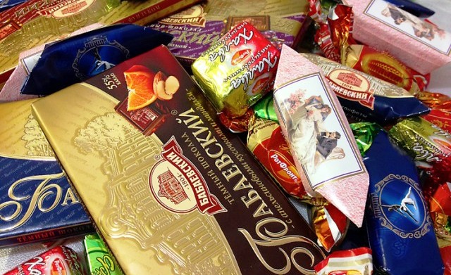 Сладкая котрабанда. Почему в Украине, несмотря на запрет, продаются российские конфеты