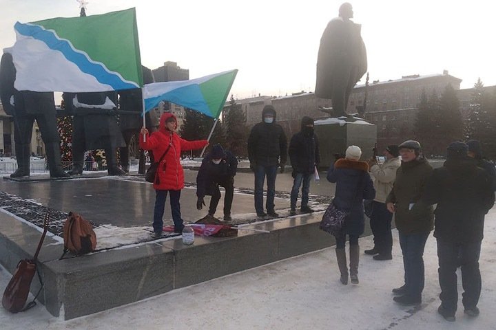 Новосибирцы снова вышли на пикеты в поддержку Хабаровска