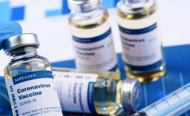 Прививка от ковида. Как в Украине проспали закупку вакцины