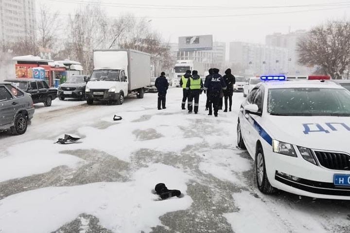 Водитель «Мерседеса» сбил насмерть 75-летнюю женщину в Новосибирске