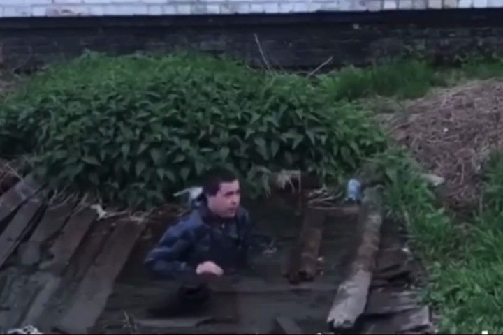 Правозащитники: видео с нырянием в выгребную яму в иркутской колонии дали сами сотрудники ИК