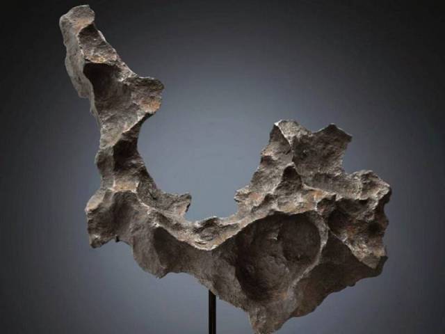 Космический камень: сколько стоят редкие и красивые метеориты
