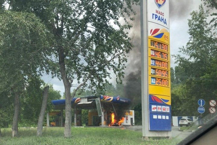 Еще одна АЗС загорелась в Новосибирске