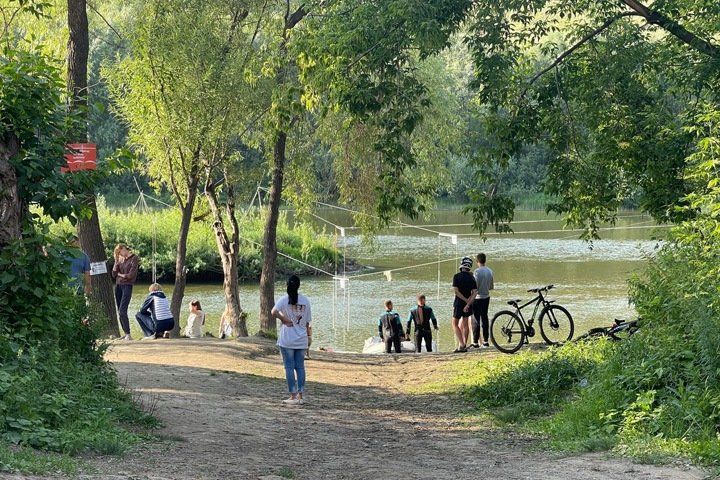 Новосибирцы третий день ищут пропавшего на реке ребенка