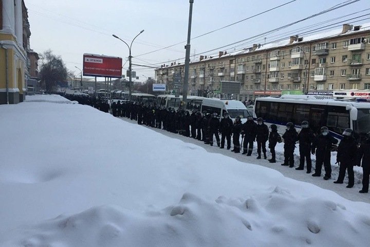 Полицейских из 11 муниципалитетов Новосибирской области свозили на январскую акцию протеста в поддержку Навального