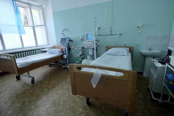 Тринадцать новосибирцев скончались от коронавируса за сутки
