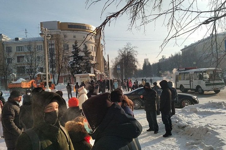 «Нам все равно, кто из них компенсирует»: полиция подала новый иск к кемеровчанам за акции в поддержку Навального