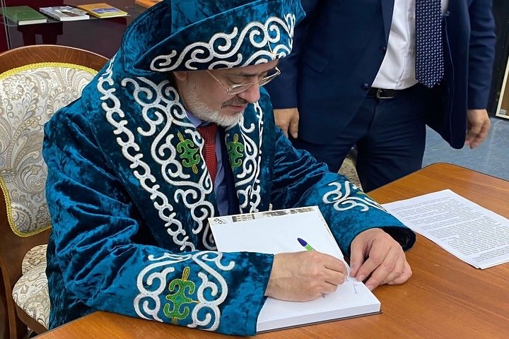 Новосибирский историк написал книгу о казахском политике Букейханове: Его арестовали колчаковцы, а потом уже красные
