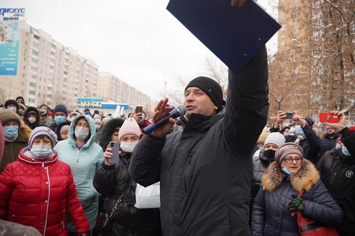 Новосибирская полиция занялась организовавшим митинг во время пандемии единороссом