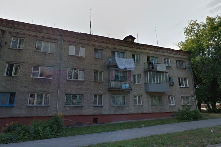 Общежитие новосибирского завода выставили на торги с жильцами