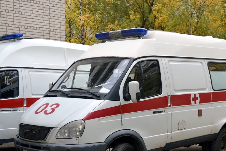 Новосибирские водители скорой помощи пожаловались на неполную выплату зарплаты