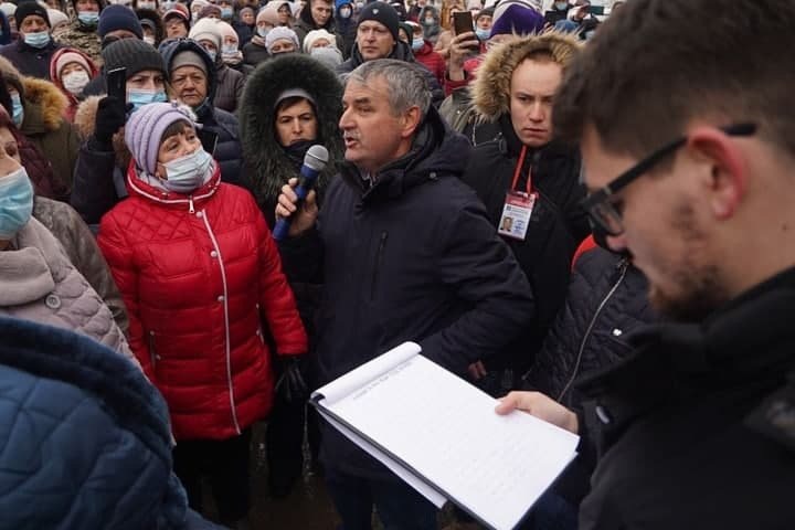 Новосибирский депутат отделался штрафом после незаконного митинга за строительство сквера