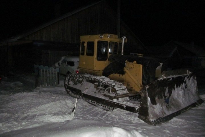 Угнавшего трактор для поездки за водкой томича задержали